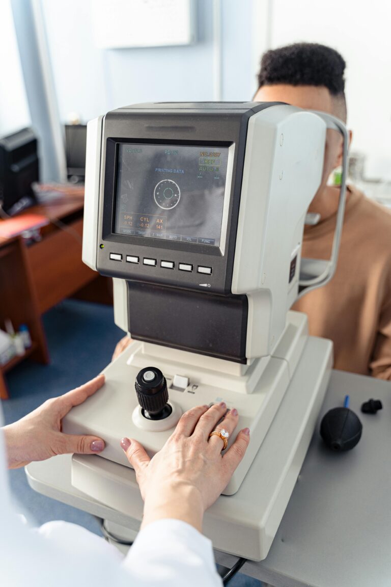 Okulary progresywne w&nbsp;Tarnowie. Dla kogo są&nbsp;i&nbsp;jak wygląda adaptacja?